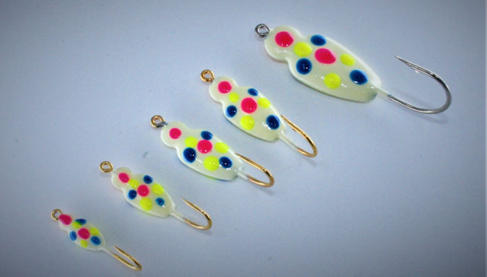 Showing off all the different sizes of a Wonderglow Demon jig