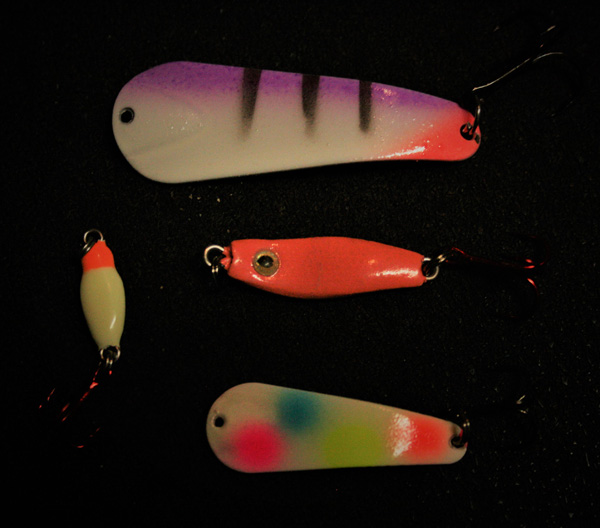 12 NEW ASSORTMENT SUPER GLOW SPOONS JIGS ICE FISHING red hooks jigging