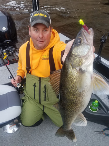 Jess Quale with a big'un Walleye