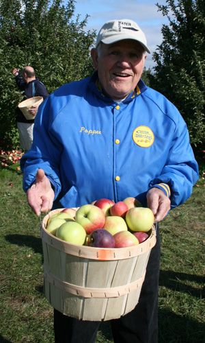 Poppee with his Apples!