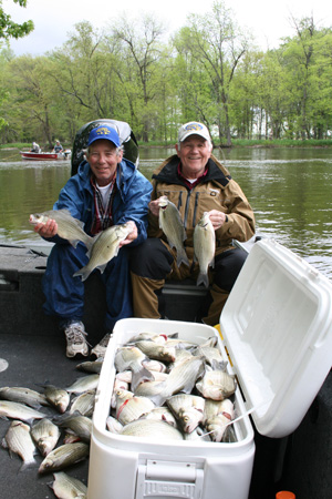 Two at once on the crappie rig : r/Fishing